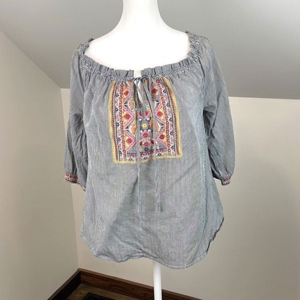 E Hanger M Peasant Embroidered Blouse Size Medium